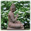 Kwan Yin tuinbeeld zittend rustiek_1