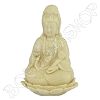Kwan Yin zittend wit