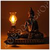 Thaise Boeddha met olielamp