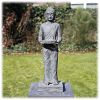 Staand Boeddha tuinbeeld met kom donker
