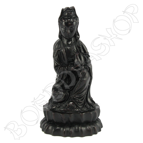 Kwan Yin knielend