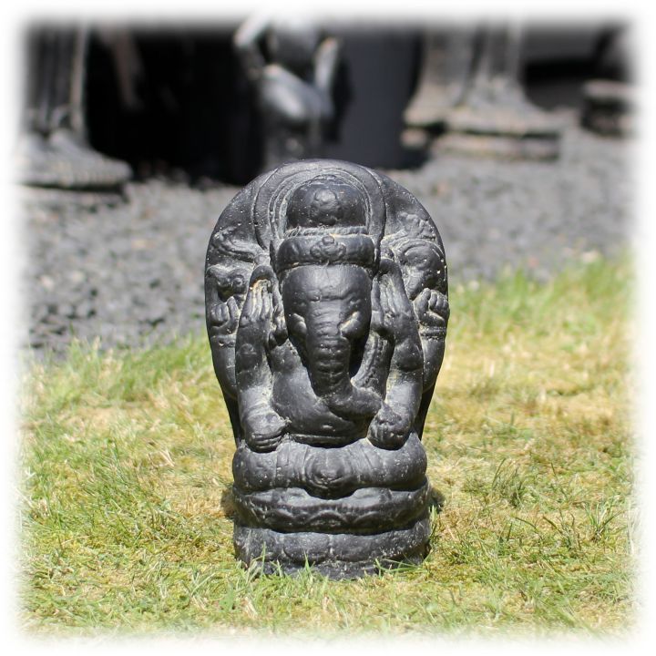 Ganesha tuinbeeld 28cm gietsteen
