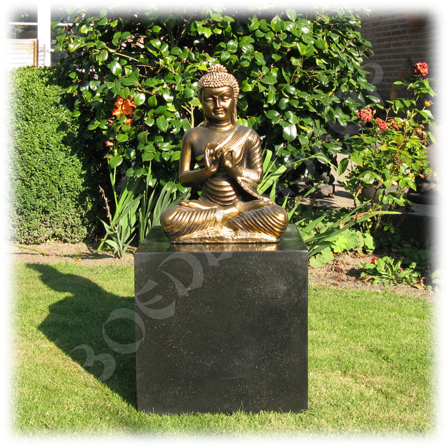 Tuinbeeld Dharmachakra goud