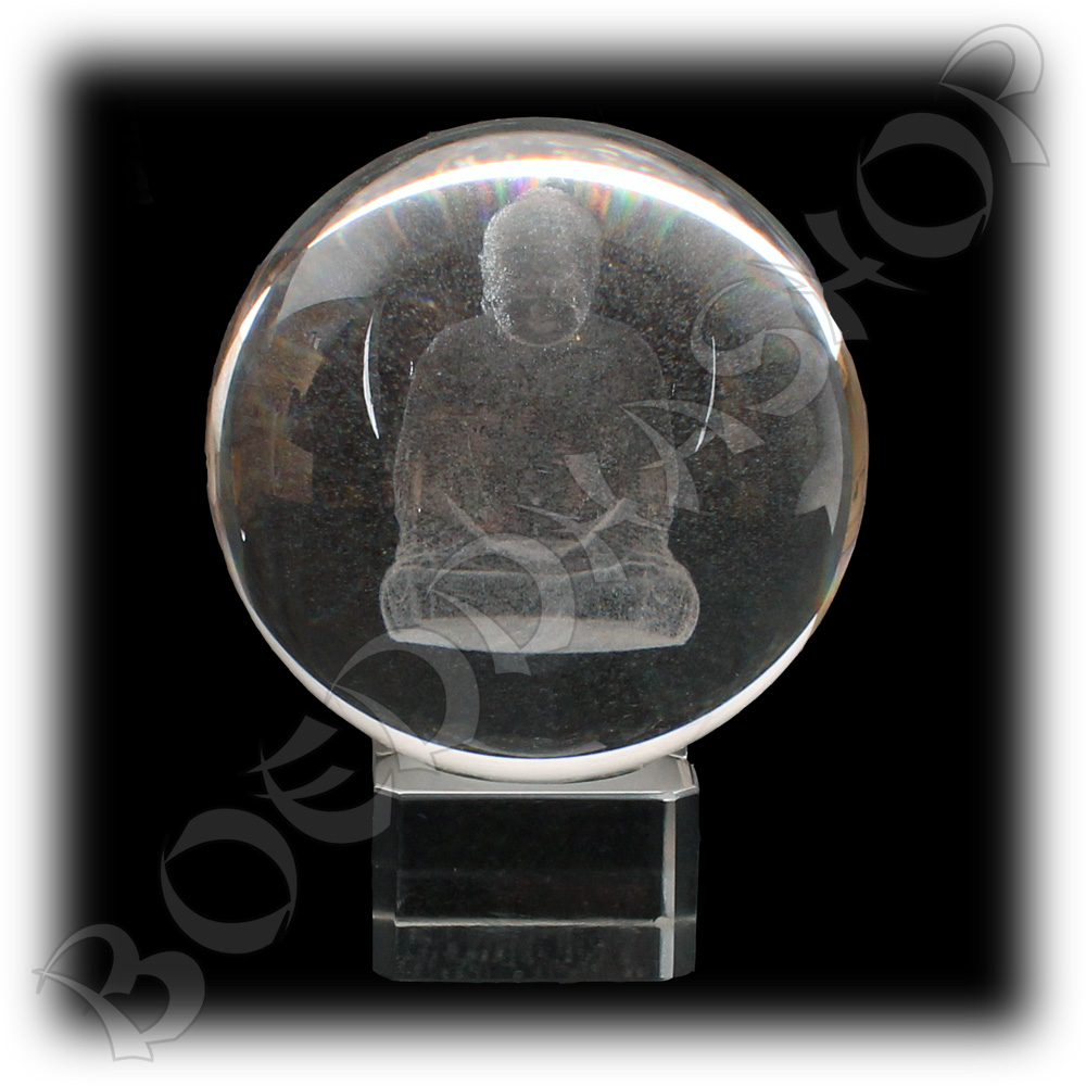 Thaise Boeddha in kristallen bol